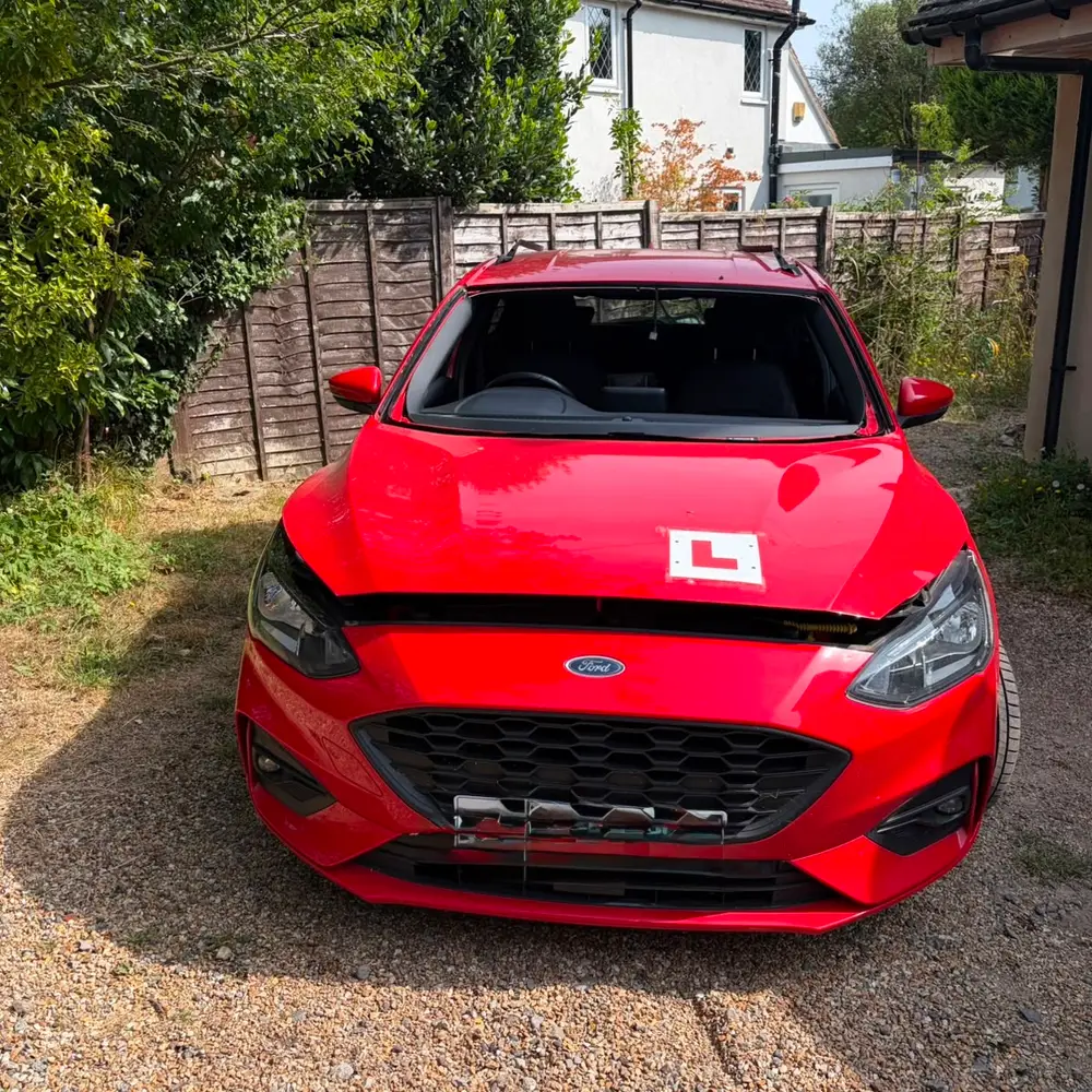 Ford Focus — old windscreen removed