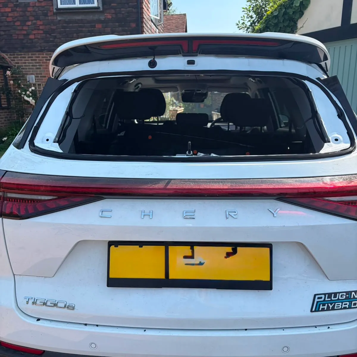 Chery Tiggo 8 — broken rear screen cleared